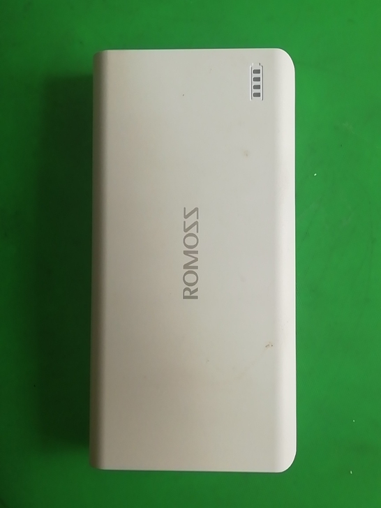 闲置充电宝，低价处理，需要的私聊，点击我想要