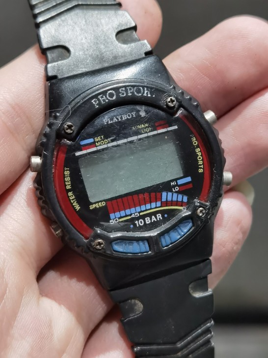 花花公子电子表一块