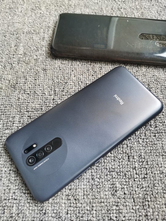 红米9 全网通4+64G,无拆无修,右下角...