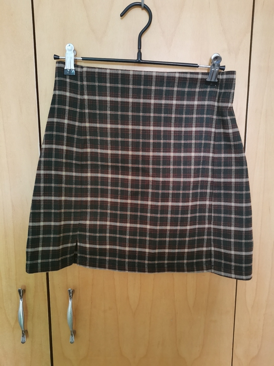 格子裙夏季,洗过试穿过但是没有穿出去过,没...