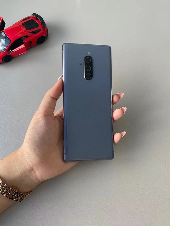 2 索尼xperia1 6+128G 95新