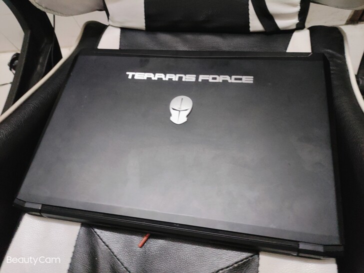 未来人类游戏笔记本换台式机或出售