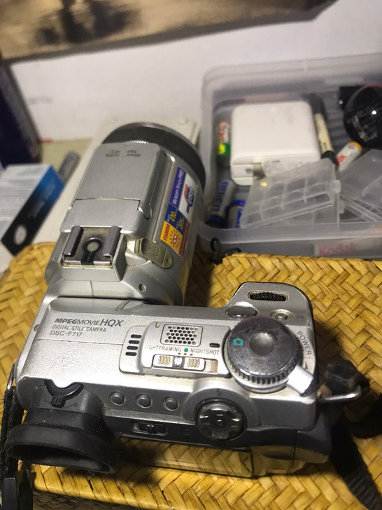 索尼 DSC-F717相机