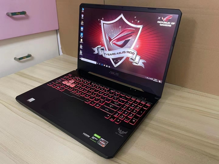 华硕飞行堡垒7 FX95DT，15.6英寸...