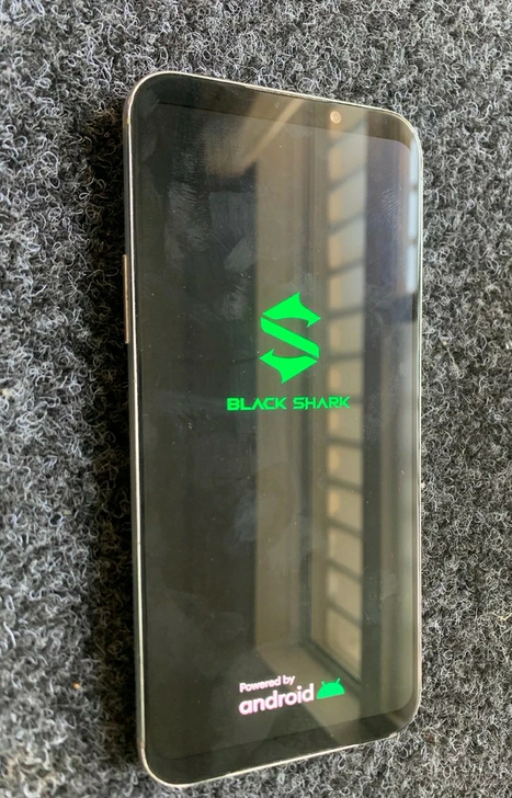 黑鲨2  8+128   9新  一点问题...