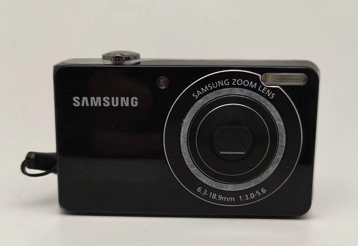 三星PL100,经典CCD,前后都有屏幕可...