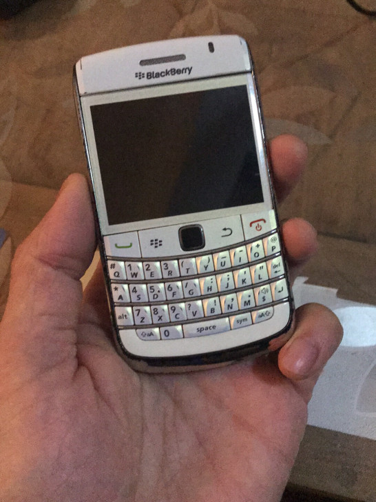 转让个人闲置黑莓手机一部,型号BlackB...