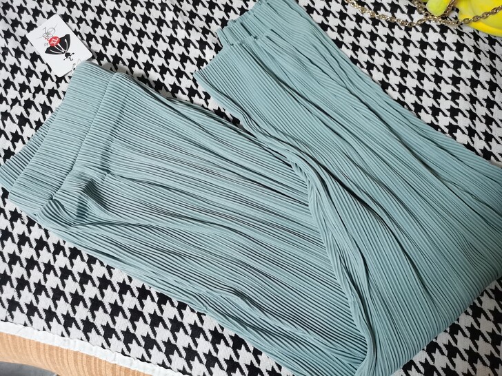 全新薄款哈伦裤低价转卖