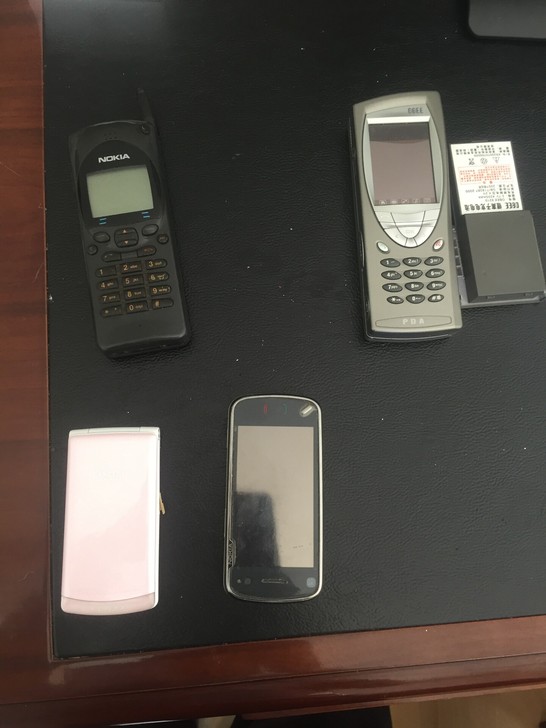 家里的闲置手机十来个，有要的私信，价格商议...