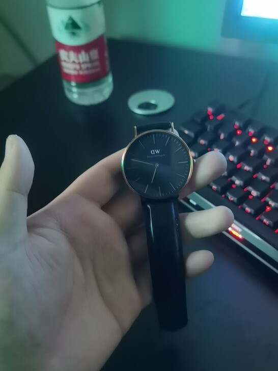 dw包装齐全 专柜购入 闲置了