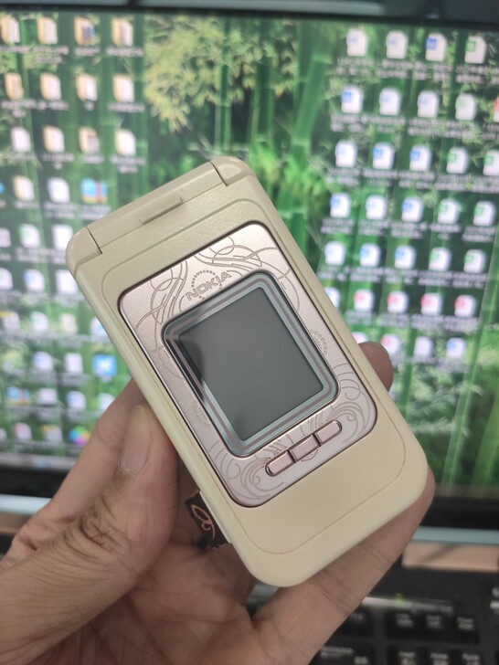 诺基亚7390 经典原装机 品相佳 音乐手...