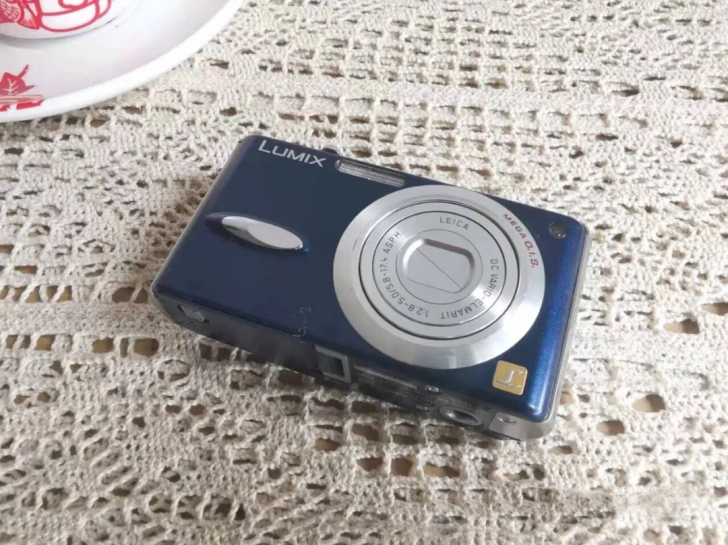 [慢出]九新松下DMC-FX8兰色 CCD...