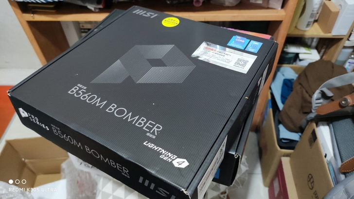 微星(MSI)B560M BOMBER 爆...