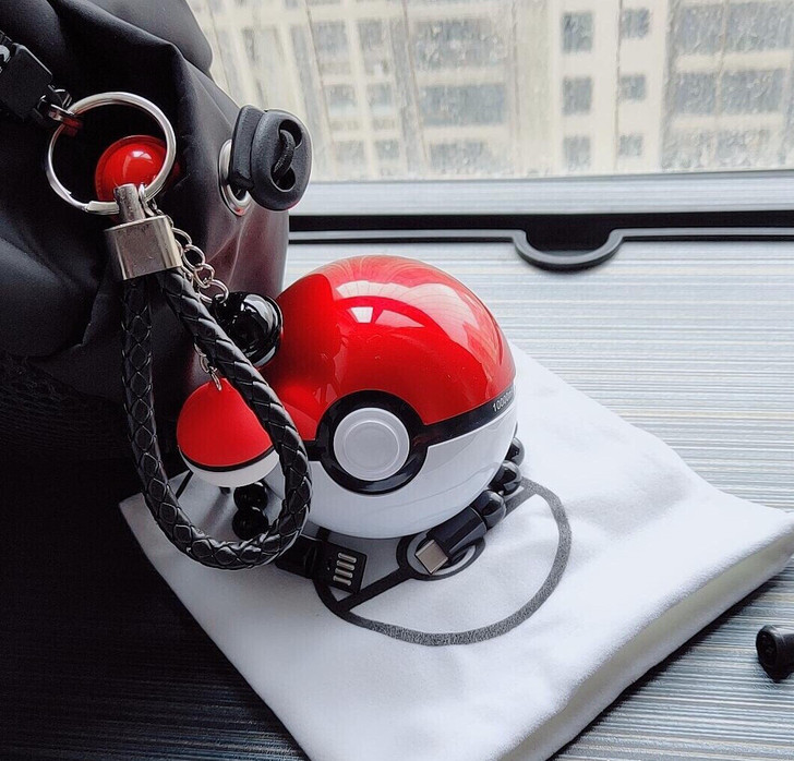 礼品店倒闭全新创意精灵球充电宝10000毫...