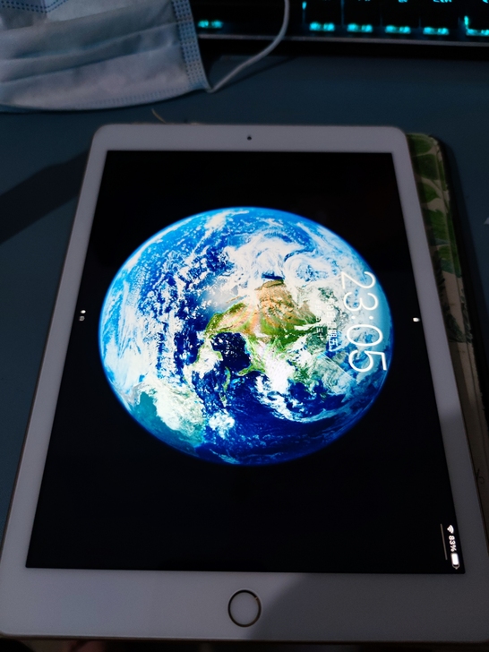 Ipad 2017款32G金色，wlan版。