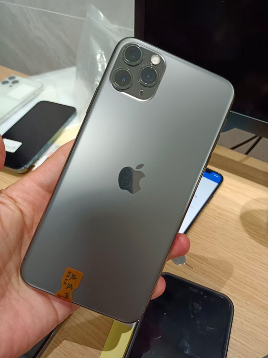 苹果顶级11pro max，黑色美版无锁2...