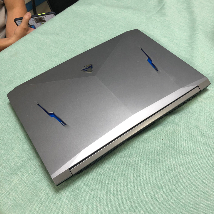 机械师T58D i7-8750H六核8G吃...