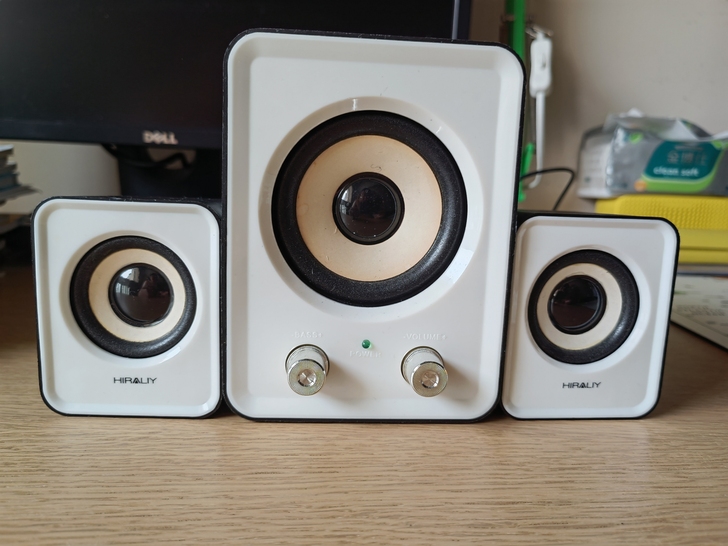 九成新 电脑多媒体小音响 5v1000a...