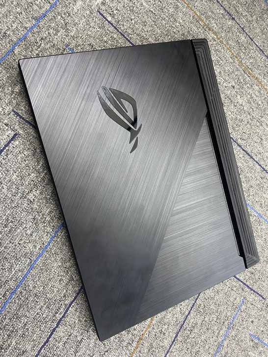 华硕ROG 魔霸新锐  高性能笔记本！