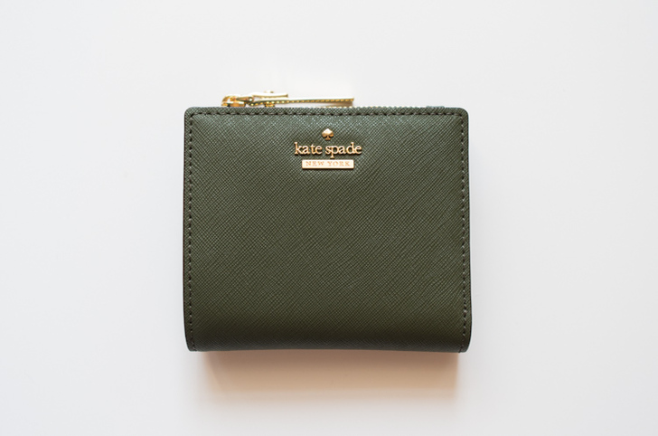品牌：kate spade 两折全皮短款钱包
