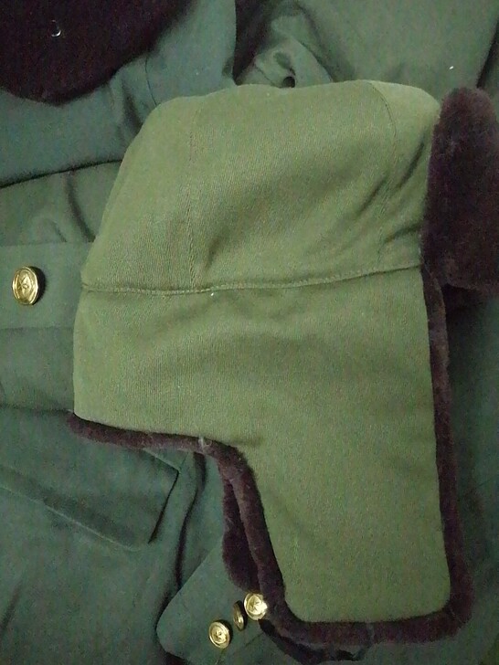 马裤尼雷锋帽，4号的头围50厘米左右，没有...