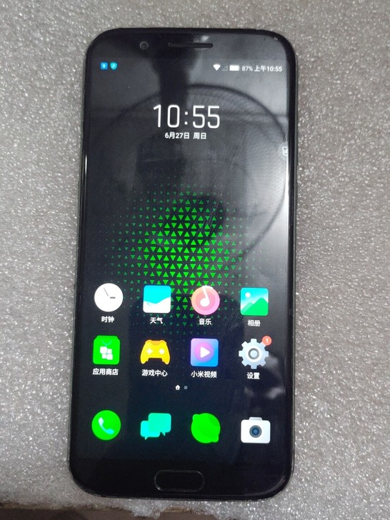 黑鲨一代，8+128，骁龙845.隐藏id...