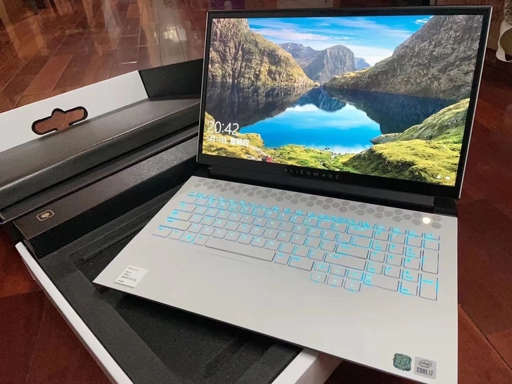 外星人笔记本 Alienware 15MR