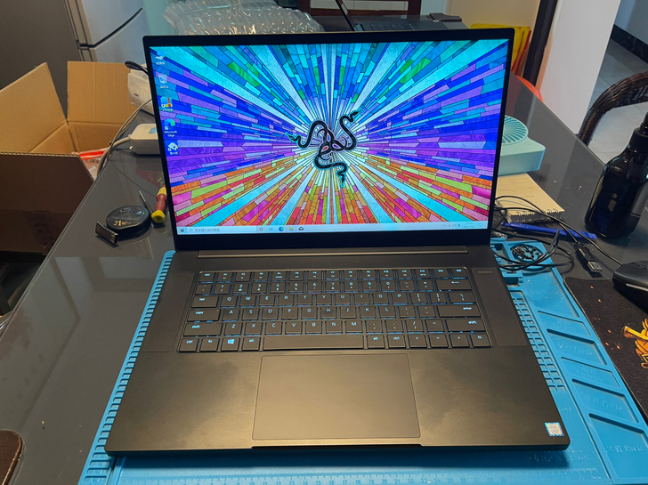 雷蛇灵刃15.6寸游戏笔记本电脑1080P...