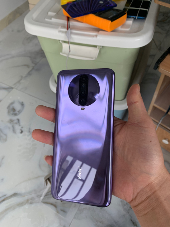红米K30，有锁。配置未知，不包邮顺丰到付...