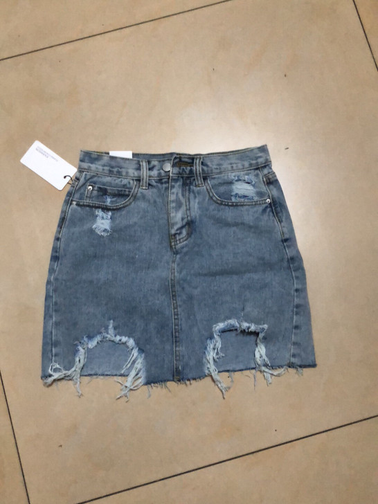 全新女士不规则毛边破洞无弹牛仔裙,工厂亏本...