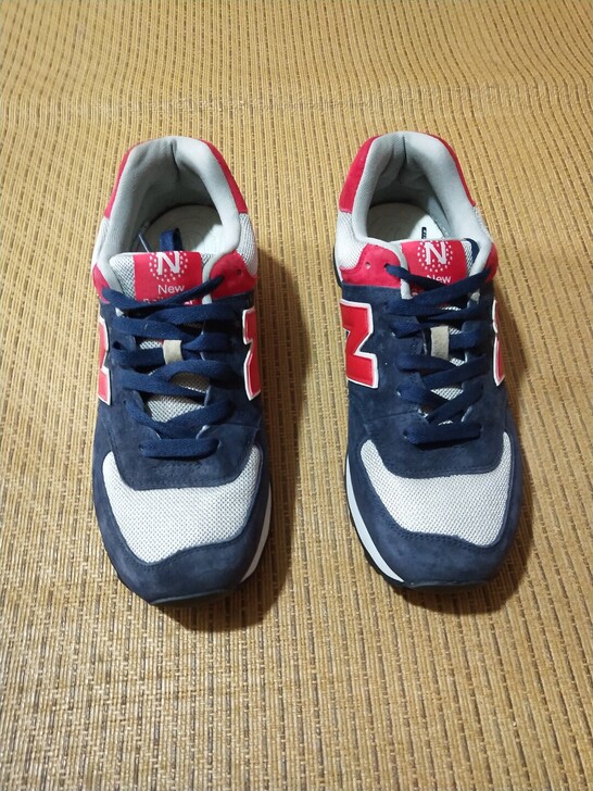 NB男运动鞋43码,八五成新左右,实物拍照...