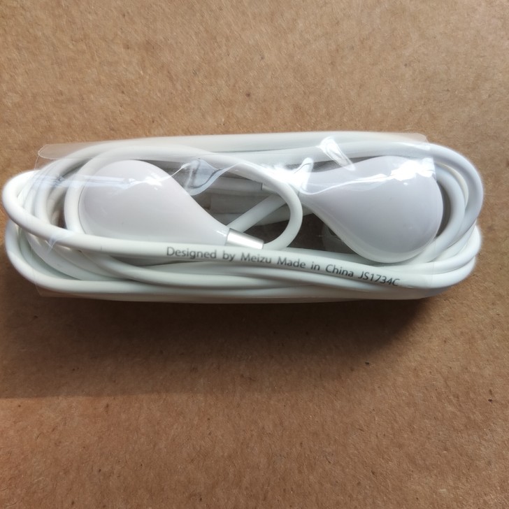 全新正品魅族ME20入耳式耳机，3.5毫米...