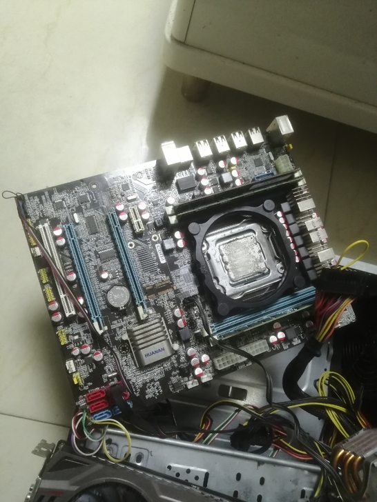 X79主板，之前正常使用，没有任何问题很稳...