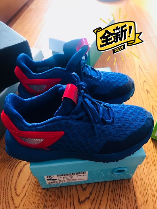 尺码32-33，鞋型感觉微大。全新，全新，...