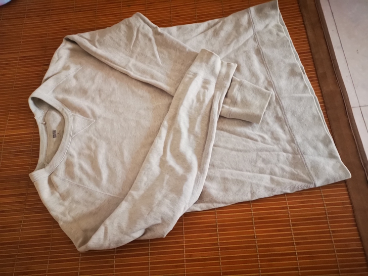 优衣库卫衣：男士，M码，170/米白色，拍...