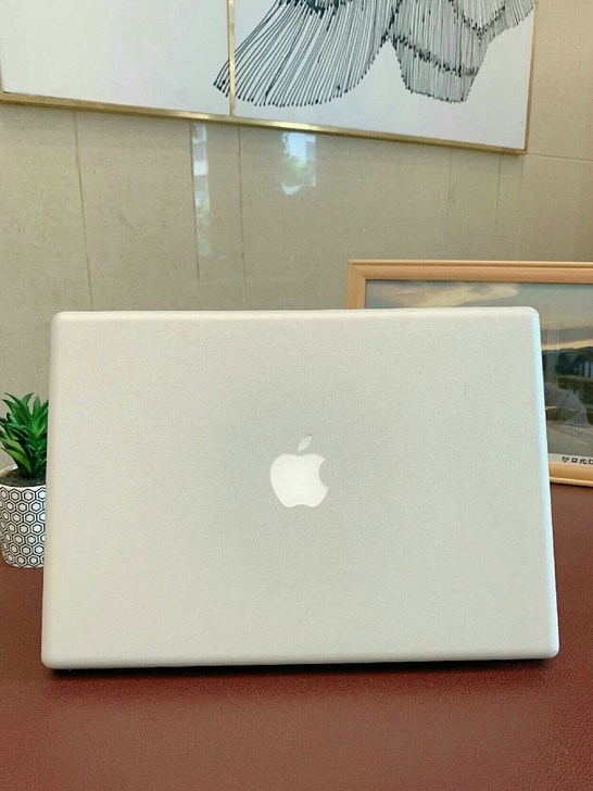 女生自用闲置苹果电脑MacBookpro购...