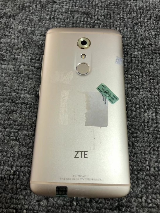 中兴天机7 4g+64G成色看图 电池不耐用