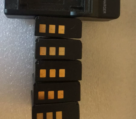 欧达数码相机电池五块+充电器一起清货。 感...