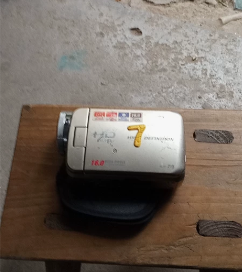 欧达Z15数码摄像机， 功能正常，没电池哦...