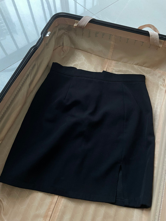 开叉短裙 闲置 内里有安全裤 我给剪掉了吃...