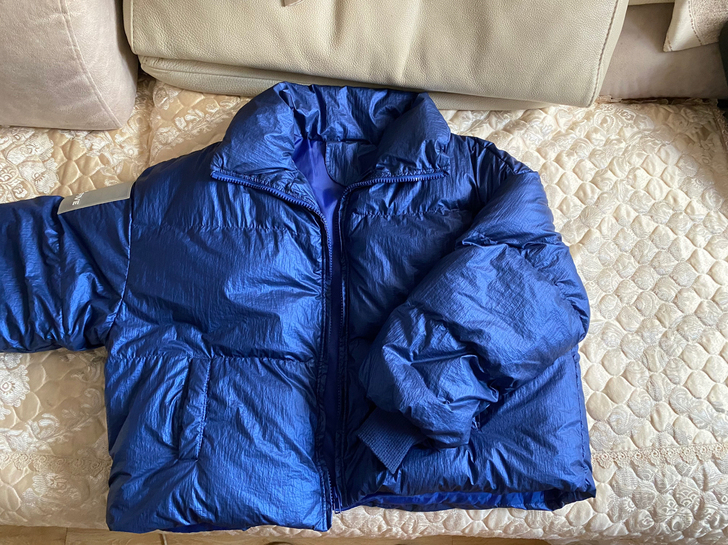 羽绒服女短款，蓝色