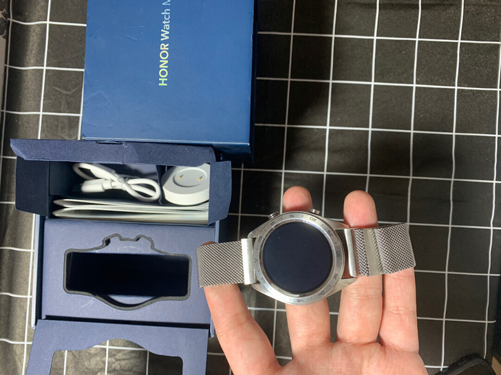 荣耀watch magic一代顺丰包邮