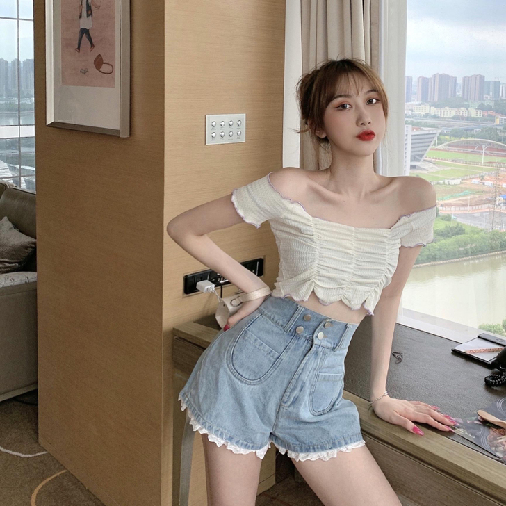 两条s码短裤 仅试穿未下水 买大了