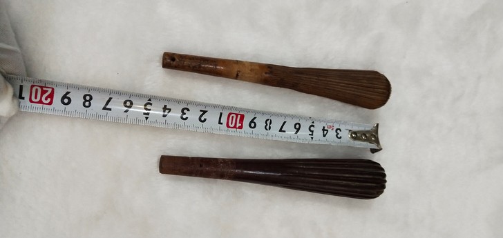 二胡琴轴，包浆浓厚，品像尺寸如图所示，东西...