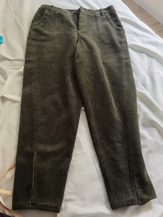 加绒的灯心绒裤子，腰围86cm，裤子长98...