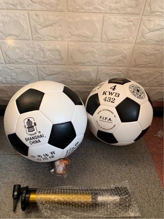 经典黑白火车头牛皮足球！有4号，5号！质量...