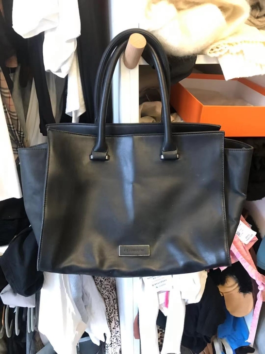 大容量手提包 两边侧面有折损破皮 五成新 ...