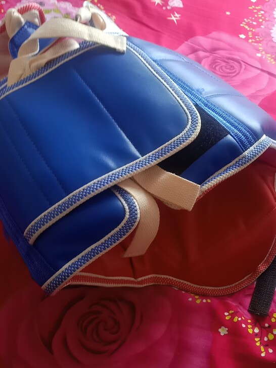 拍賣了，拍賣了，有誰家孩子需要跆拳道护具