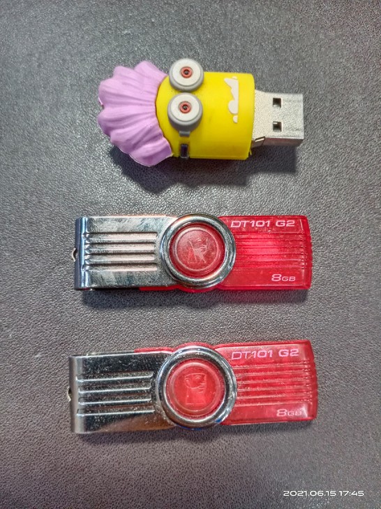 金士顿U盘,电脑存储U盘,三个都是8G内存...