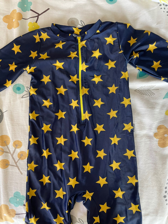 3到4岁小男孩泳衣，没穿几次，10元出，不...
